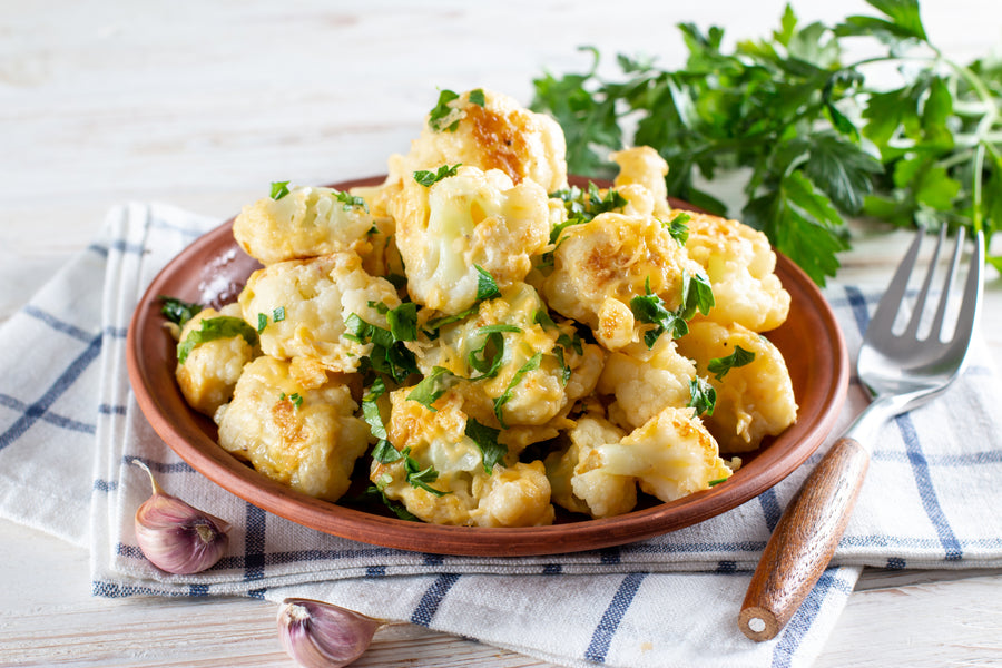 Cheesy Cauliflower Delight: A Low-Carb Twist in Mini Dutch Ovens